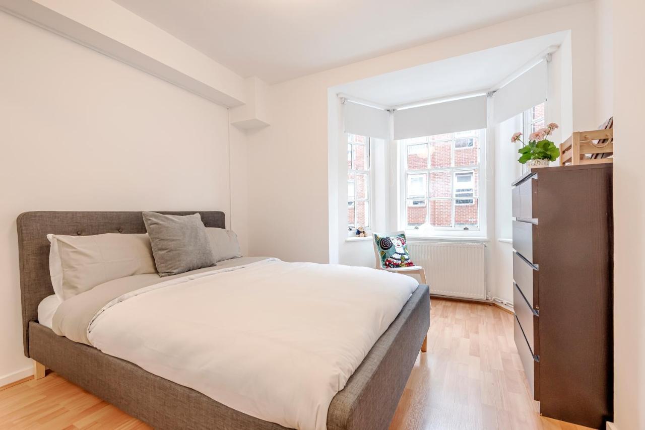 Modern One Bedroom Victoria Apartment 런던 외부 사진